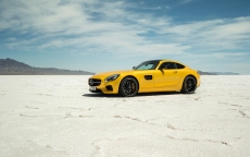 改裝要有態(tài)度，看AMG GT改裝碳陶瓷剎車(chē)馳騁賽道！